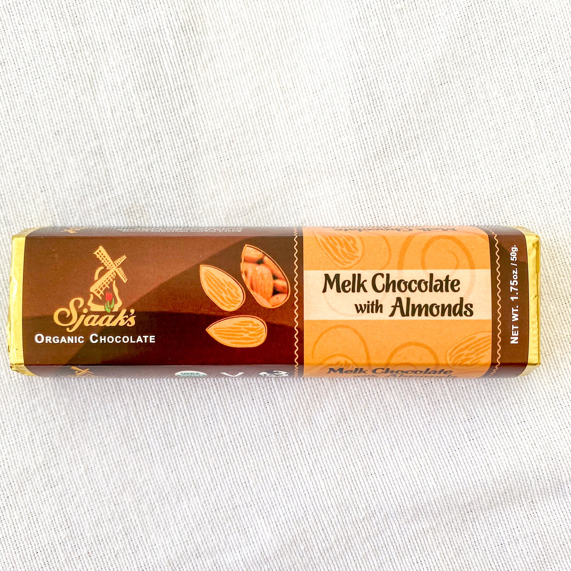 Sjaaks Bar Melk With Almonds